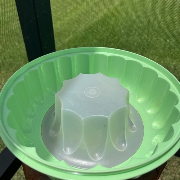 Tupperware Jello Ice Cream Fluted Mold VTG - Picture 6 of 7